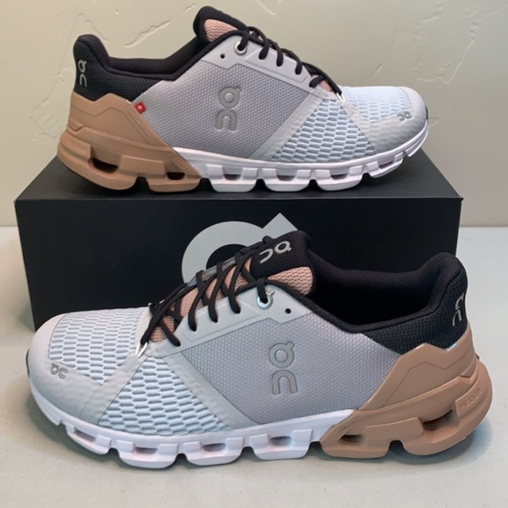 Womens On Cloud Shoes Size 10